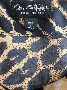 Miss Selfridge Black and Tan Leopard Print Skirt. Size US8.